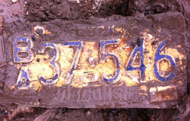rusted license plate BA 37 546
